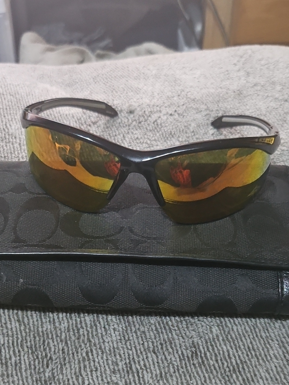 Bangerz HS-8600 Mens sunglasses in a black colorway Polarized